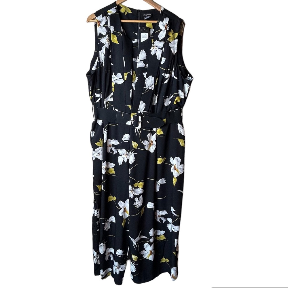 CITY CHIC NWT Jumpsuit Crepe Floral Capri Length Sleeveless Split Neck Sz XXL/24